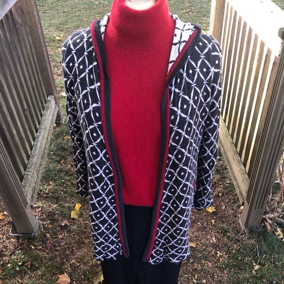 Belldini Sweater - Picture 9 of 16